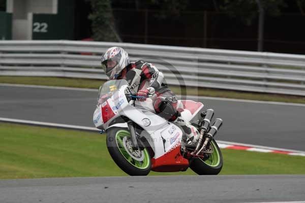 Motorcycle action photographs;event digital images;eventdigitalimages;no limits trackday;oulton park;oulton park circuit cheshire;oulton park photographs;peter wileman photography;trackday;trackday digital images;trackday photos