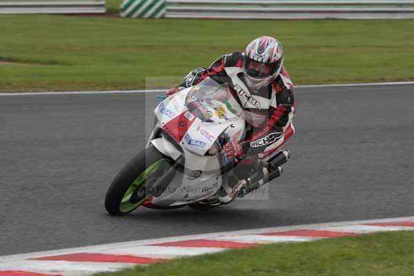 Motorcycle action photographs;event digital images;eventdigitalimages;no limits trackday;oulton park;oulton park circuit cheshire;oulton park photographs;peter wileman photography;trackday;trackday digital images;trackday photos