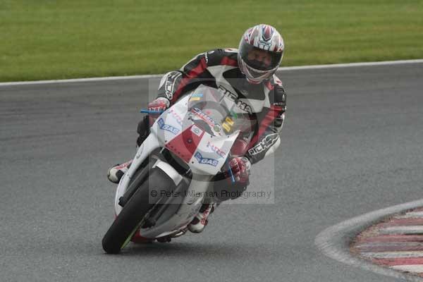 Motorcycle action photographs;event digital images;eventdigitalimages;no limits trackday;oulton park;oulton park circuit cheshire;oulton park photographs;peter wileman photography;trackday;trackday digital images;trackday photos