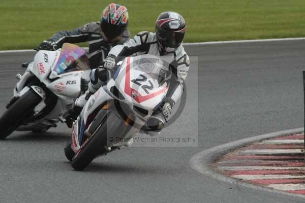 Motorcycle action photographs;event digital images;eventdigitalimages;no limits trackday;oulton park;oulton park circuit cheshire;oulton park photographs;peter wileman photography;trackday;trackday digital images;trackday photos