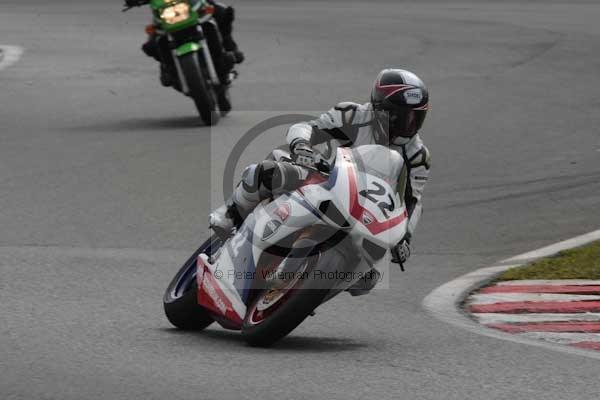 Motorcycle action photographs;event digital images;eventdigitalimages;no limits trackday;oulton park;oulton park circuit cheshire;oulton park photographs;peter wileman photography;trackday;trackday digital images;trackday photos