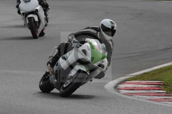 Motorcycle action photographs;event digital images;eventdigitalimages;no limits trackday;oulton park;oulton park circuit cheshire;oulton park photographs;peter wileman photography;trackday;trackday digital images;trackday photos