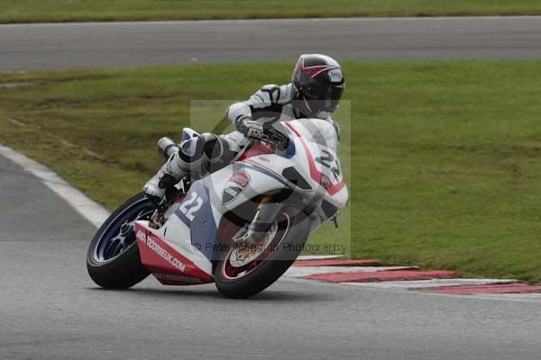 Motorcycle action photographs;event digital images;eventdigitalimages;no limits trackday;oulton park;oulton park circuit cheshire;oulton park photographs;peter wileman photography;trackday;trackday digital images;trackday photos