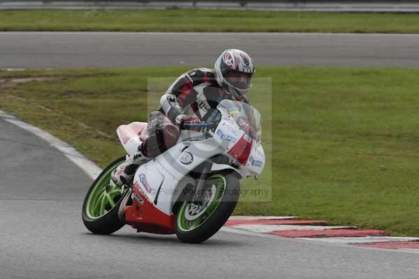 Motorcycle action photographs;event digital images;eventdigitalimages;no limits trackday;oulton park;oulton park circuit cheshire;oulton park photographs;peter wileman photography;trackday;trackday digital images;trackday photos