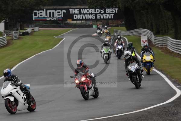 Motorcycle action photographs;event digital images;eventdigitalimages;no limits trackday;oulton park;oulton park circuit cheshire;oulton park photographs;peter wileman photography;trackday;trackday digital images;trackday photos