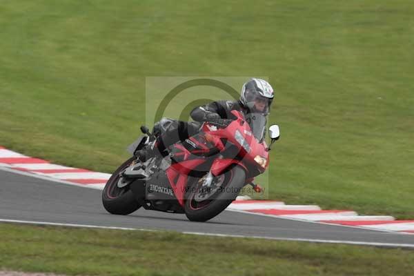 Motorcycle action photographs;event digital images;eventdigitalimages;no limits trackday;oulton park;oulton park circuit cheshire;oulton park photographs;peter wileman photography;trackday;trackday digital images;trackday photos
