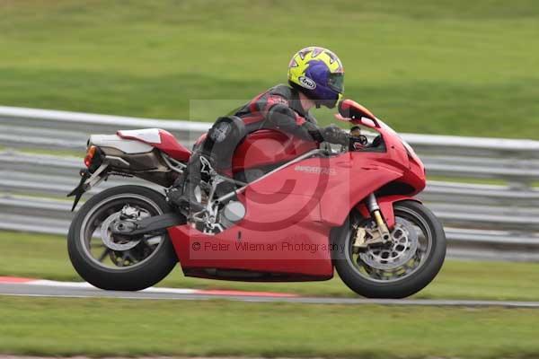 Motorcycle action photographs;event digital images;eventdigitalimages;no limits trackday;oulton park;oulton park circuit cheshire;oulton park photographs;peter wileman photography;trackday;trackday digital images;trackday photos