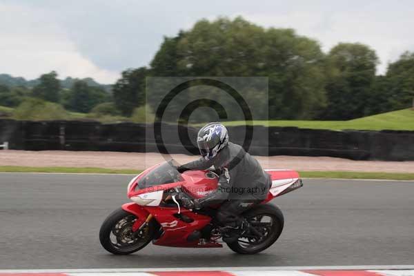 Motorcycle action photographs;event digital images;eventdigitalimages;no limits trackday;oulton park;oulton park circuit cheshire;oulton park photographs;peter wileman photography;trackday;trackday digital images;trackday photos