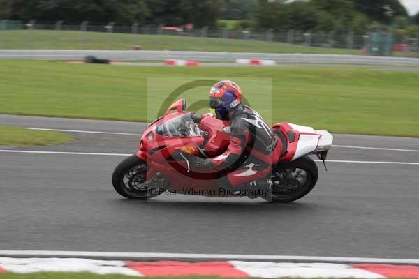 Motorcycle action photographs;event digital images;eventdigitalimages;no limits trackday;oulton park;oulton park circuit cheshire;oulton park photographs;peter wileman photography;trackday;trackday digital images;trackday photos