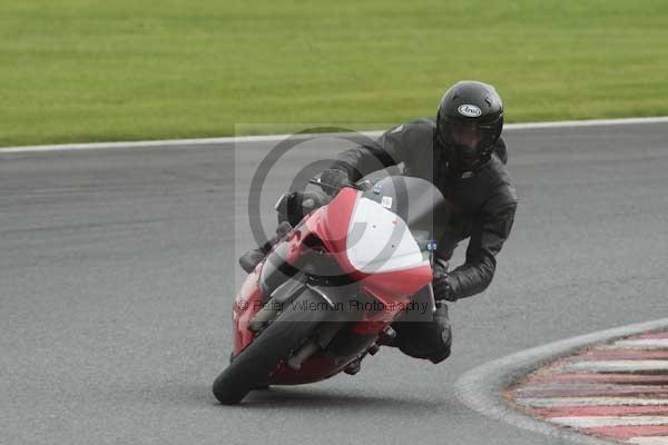 Motorcycle action photographs;event digital images;eventdigitalimages;no limits trackday;oulton park;oulton park circuit cheshire;oulton park photographs;peter wileman photography;trackday;trackday digital images;trackday photos