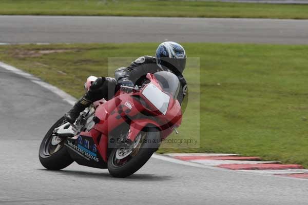 Motorcycle action photographs;event digital images;eventdigitalimages;no limits trackday;oulton park;oulton park circuit cheshire;oulton park photographs;peter wileman photography;trackday;trackday digital images;trackday photos