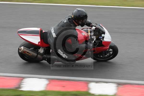 Motorcycle action photographs;event digital images;eventdigitalimages;no limits trackday;oulton park;oulton park circuit cheshire;oulton park photographs;peter wileman photography;trackday;trackday digital images;trackday photos