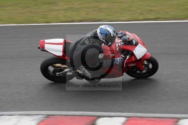 Motorcycle action photographs;event digital images;eventdigitalimages;no limits trackday;oulton park;oulton park circuit cheshire;oulton park photographs;peter wileman photography;trackday;trackday digital images;trackday photos