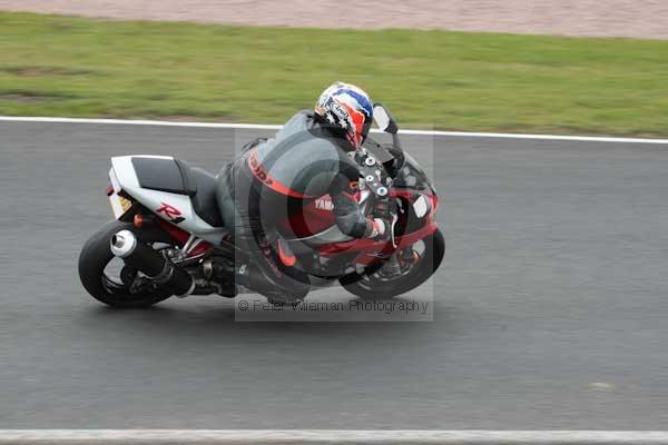 Motorcycle action photographs;event digital images;eventdigitalimages;no limits trackday;oulton park;oulton park circuit cheshire;oulton park photographs;peter wileman photography;trackday;trackday digital images;trackday photos