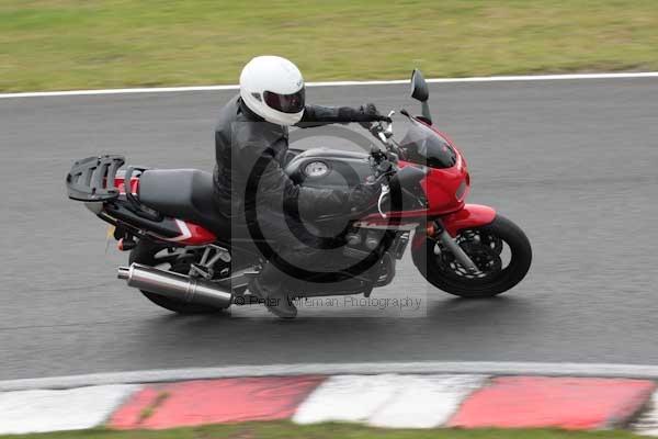 Motorcycle action photographs;event digital images;eventdigitalimages;no limits trackday;oulton park;oulton park circuit cheshire;oulton park photographs;peter wileman photography;trackday;trackday digital images;trackday photos