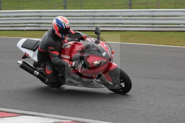 Motorcycle action photographs;event digital images;eventdigitalimages;no limits trackday;oulton park;oulton park circuit cheshire;oulton park photographs;peter wileman photography;trackday;trackday digital images;trackday photos