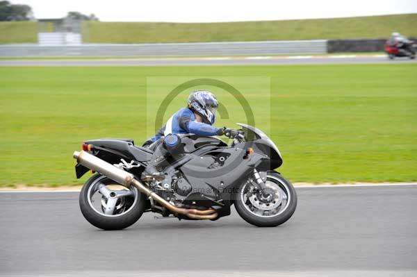 Motorcycle action photographs;Ty croes;anglesey;anglesey photographs;event digital images;eventdigitalimages;no limits trackday;peter wileman photography;trac mon;trackday;trackday digital images;trackday photos