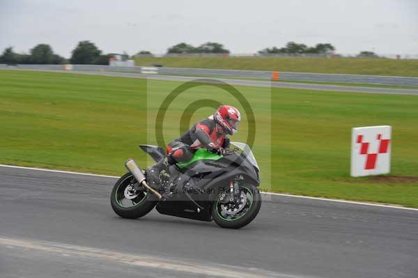 Motorcycle action photographs;Ty croes;anglesey;anglesey photographs;event digital images;eventdigitalimages;no limits trackday;peter wileman photography;trac mon;trackday;trackday digital images;trackday photos