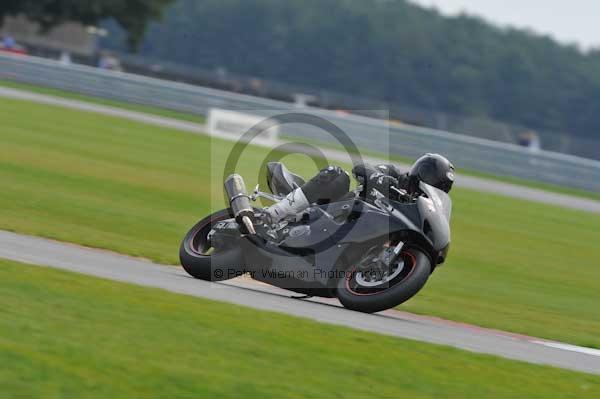 Motorcycle action photographs;Ty croes;anglesey;anglesey photographs;event digital images;eventdigitalimages;no limits trackday;peter wileman photography;trac mon;trackday;trackday digital images;trackday photos