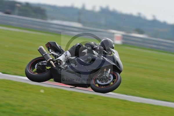 Motorcycle action photographs;Ty croes;anglesey;anglesey photographs;event digital images;eventdigitalimages;no limits trackday;peter wileman photography;trac mon;trackday;trackday digital images;trackday photos