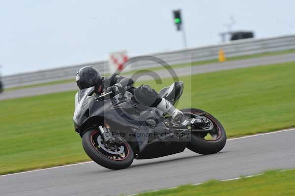 Motorcycle action photographs;Ty croes;anglesey;anglesey photographs;event digital images;eventdigitalimages;no limits trackday;peter wileman photography;trac mon;trackday;trackday digital images;trackday photos