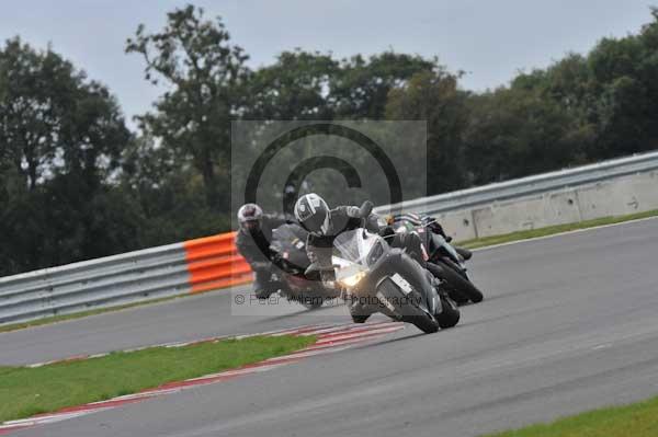 Motorcycle action photographs;Ty croes;anglesey;anglesey photographs;event digital images;eventdigitalimages;no limits trackday;peter wileman photography;trac mon;trackday;trackday digital images;trackday photos