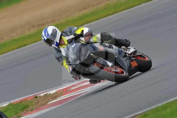 Motorcycle action photographs;Ty croes;anglesey;anglesey photographs;event digital images;eventdigitalimages;no limits trackday;peter wileman photography;trac mon;trackday;trackday digital images;trackday photos
