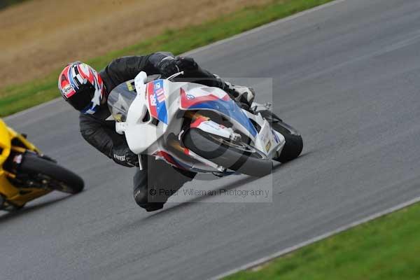 Motorcycle action photographs;Ty croes;anglesey;anglesey photographs;event digital images;eventdigitalimages;no limits trackday;peter wileman photography;trac mon;trackday;trackday digital images;trackday photos