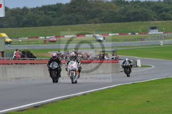 Motorcycle action photographs;Ty croes;anglesey;anglesey photographs;event digital images;eventdigitalimages;no limits trackday;peter wileman photography;trac mon;trackday;trackday digital images;trackday photos