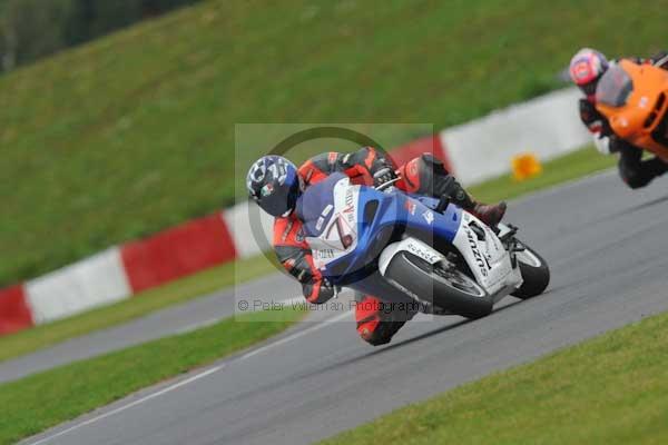 Motorcycle action photographs;Ty croes;anglesey;anglesey photographs;event digital images;eventdigitalimages;no limits trackday;peter wileman photography;trac mon;trackday;trackday digital images;trackday photos