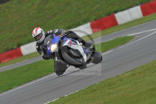 Motorcycle action photographs;Ty croes;anglesey;anglesey photographs;event digital images;eventdigitalimages;no limits trackday;peter wileman photography;trac mon;trackday;trackday digital images;trackday photos