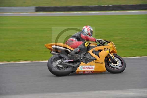 Motorcycle action photographs;Ty croes;anglesey;anglesey photographs;event digital images;eventdigitalimages;no limits trackday;peter wileman photography;trac mon;trackday;trackday digital images;trackday photos