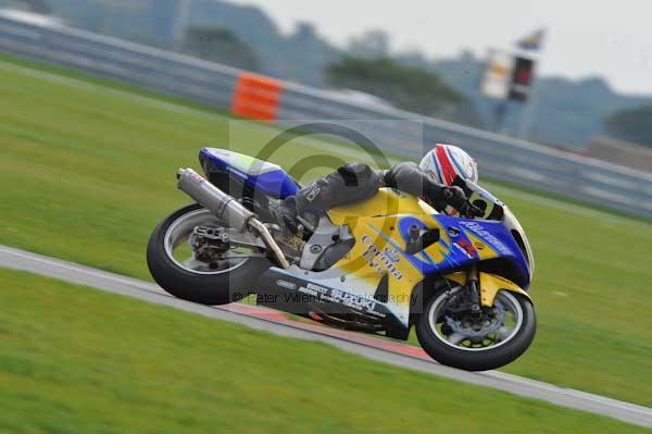 Motorcycle action photographs;Ty croes;anglesey;anglesey photographs;event digital images;eventdigitalimages;no limits trackday;peter wileman photography;trac mon;trackday;trackday digital images;trackday photos