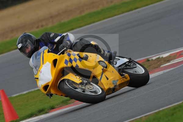 Motorcycle action photographs;Ty croes;anglesey;anglesey photographs;event digital images;eventdigitalimages;no limits trackday;peter wileman photography;trac mon;trackday;trackday digital images;trackday photos