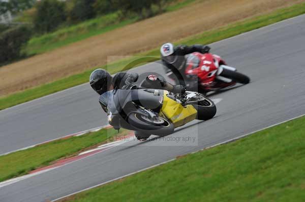Motorcycle action photographs;Ty croes;anglesey;anglesey photographs;event digital images;eventdigitalimages;no limits trackday;peter wileman photography;trac mon;trackday;trackday digital images;trackday photos