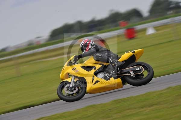 Motorcycle action photographs;Ty croes;anglesey;anglesey photographs;event digital images;eventdigitalimages;no limits trackday;peter wileman photography;trac mon;trackday;trackday digital images;trackday photos