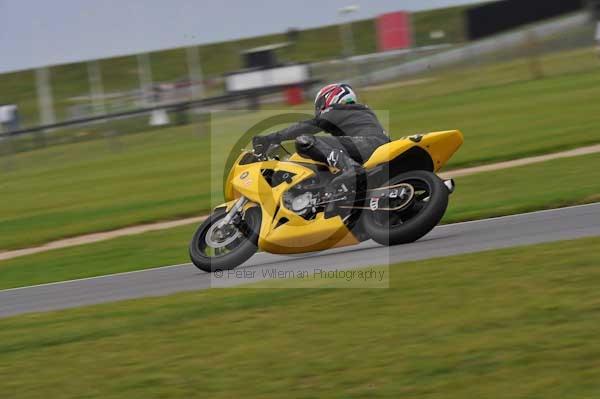 Motorcycle action photographs;Ty croes;anglesey;anglesey photographs;event digital images;eventdigitalimages;no limits trackday;peter wileman photography;trac mon;trackday;trackday digital images;trackday photos