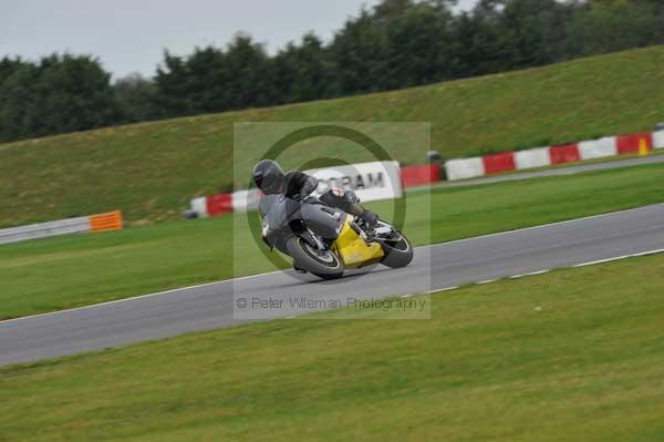 Motorcycle action photographs;Ty croes;anglesey;anglesey photographs;event digital images;eventdigitalimages;no limits trackday;peter wileman photography;trac mon;trackday;trackday digital images;trackday photos
