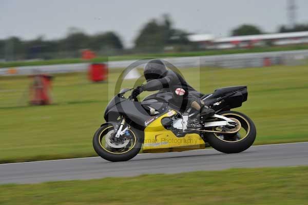 Motorcycle action photographs;Ty croes;anglesey;anglesey photographs;event digital images;eventdigitalimages;no limits trackday;peter wileman photography;trac mon;trackday;trackday digital images;trackday photos