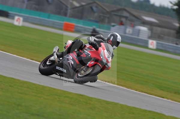 Motorcycle action photographs;Ty croes;anglesey;anglesey photographs;event digital images;eventdigitalimages;no limits trackday;peter wileman photography;trac mon;trackday;trackday digital images;trackday photos