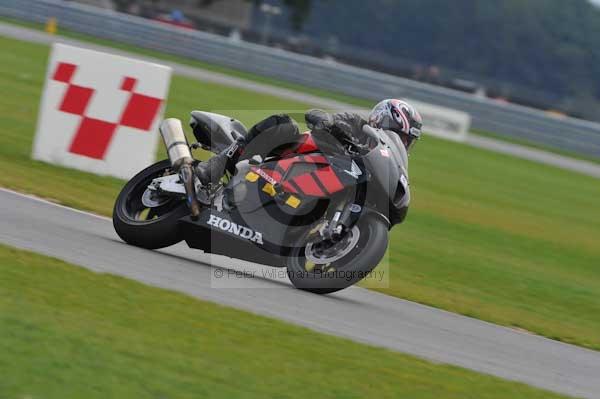 Motorcycle action photographs;Ty croes;anglesey;anglesey photographs;event digital images;eventdigitalimages;no limits trackday;peter wileman photography;trac mon;trackday;trackday digital images;trackday photos