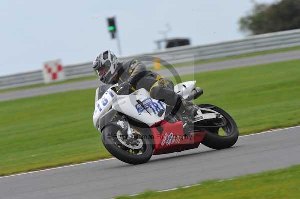 Motorcycle action photographs;Ty croes;anglesey;anglesey photographs;event digital images;eventdigitalimages;no limits trackday;peter wileman photography;trac mon;trackday;trackday digital images;trackday photos
