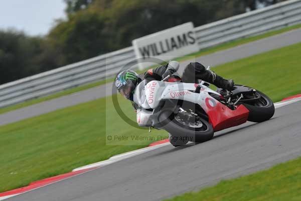 Motorcycle action photographs;Ty croes;anglesey;anglesey photographs;event digital images;eventdigitalimages;no limits trackday;peter wileman photography;trac mon;trackday;trackday digital images;trackday photos