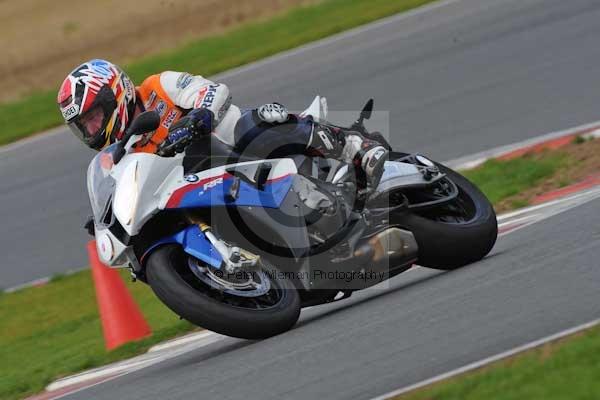Motorcycle action photographs;Ty croes;anglesey;anglesey photographs;event digital images;eventdigitalimages;no limits trackday;peter wileman photography;trac mon;trackday;trackday digital images;trackday photos