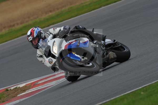 Motorcycle action photographs;Ty croes;anglesey;anglesey photographs;event digital images;eventdigitalimages;no limits trackday;peter wileman photography;trac mon;trackday;trackday digital images;trackday photos