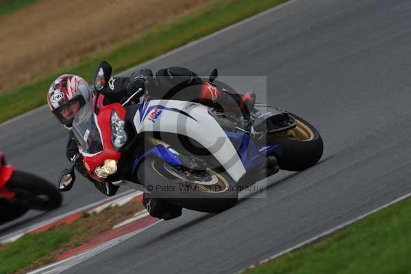 Motorcycle action photographs;Ty croes;anglesey;anglesey photographs;event digital images;eventdigitalimages;no limits trackday;peter wileman photography;trac mon;trackday;trackday digital images;trackday photos