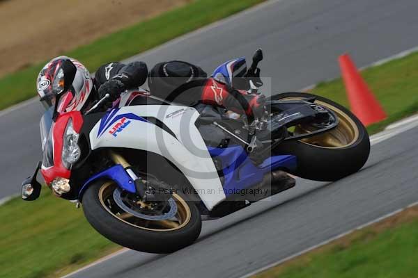 Motorcycle action photographs;Ty croes;anglesey;anglesey photographs;event digital images;eventdigitalimages;no limits trackday;peter wileman photography;trac mon;trackday;trackday digital images;trackday photos