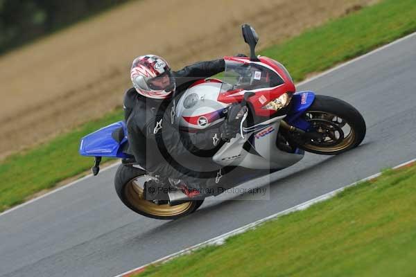 Motorcycle action photographs;Ty croes;anglesey;anglesey photographs;event digital images;eventdigitalimages;no limits trackday;peter wileman photography;trac mon;trackday;trackday digital images;trackday photos