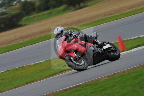 Motorcycle action photographs;Ty croes;anglesey;anglesey photographs;event digital images;eventdigitalimages;no limits trackday;peter wileman photography;trac mon;trackday;trackday digital images;trackday photos