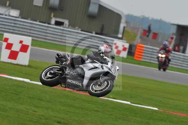 Motorcycle action photographs;Ty croes;anglesey;anglesey photographs;event digital images;eventdigitalimages;no limits trackday;peter wileman photography;trac mon;trackday;trackday digital images;trackday photos